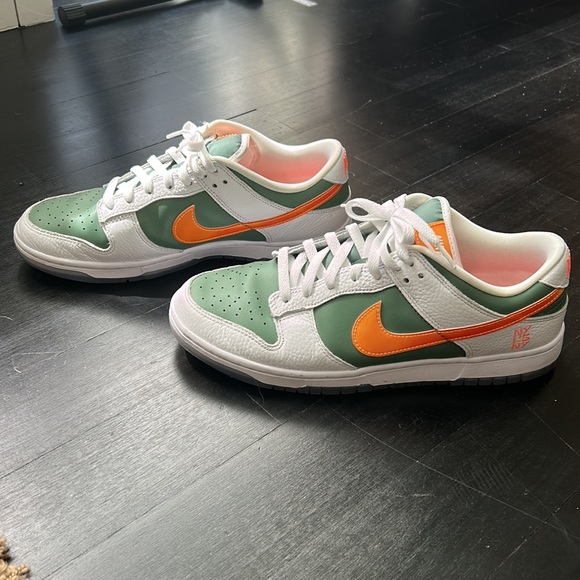 Men’s Nike dunk low nyc top sneakers 10.5